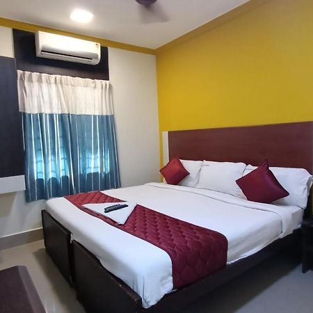 Skyry Hotels Adyar チェンナイ エクステリア 写真